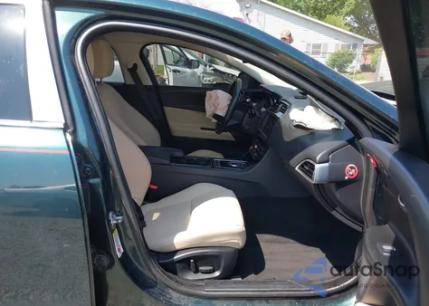 2017 Jaguar Xe 35T Premium from USA, damaged, VIN SAJAD4BV6HA959709